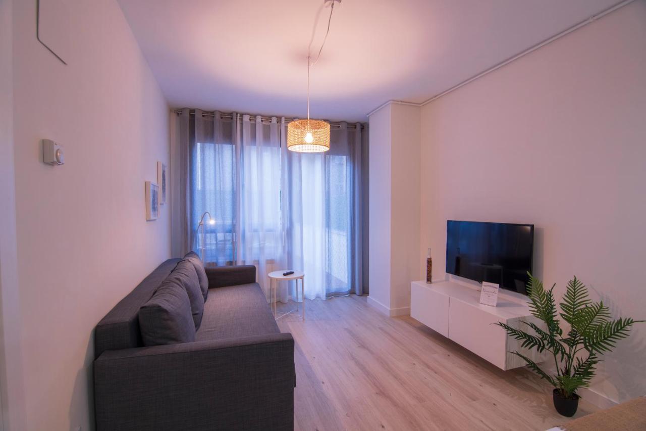 La Terraza De La Vega - Ubicacion Inmejorable , Wifi , Terraza Y Parking Gratuito Apartment Oviedo Bagian luar foto