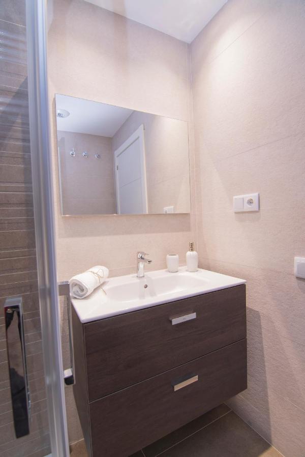 La Terraza De La Vega - Ubicacion Inmejorable , Wifi , Terraza Y Parking Gratuito Apartment Oviedo Bagian luar foto